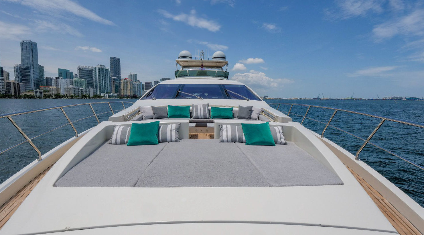 103ft Luxury Azimut w/ Toy