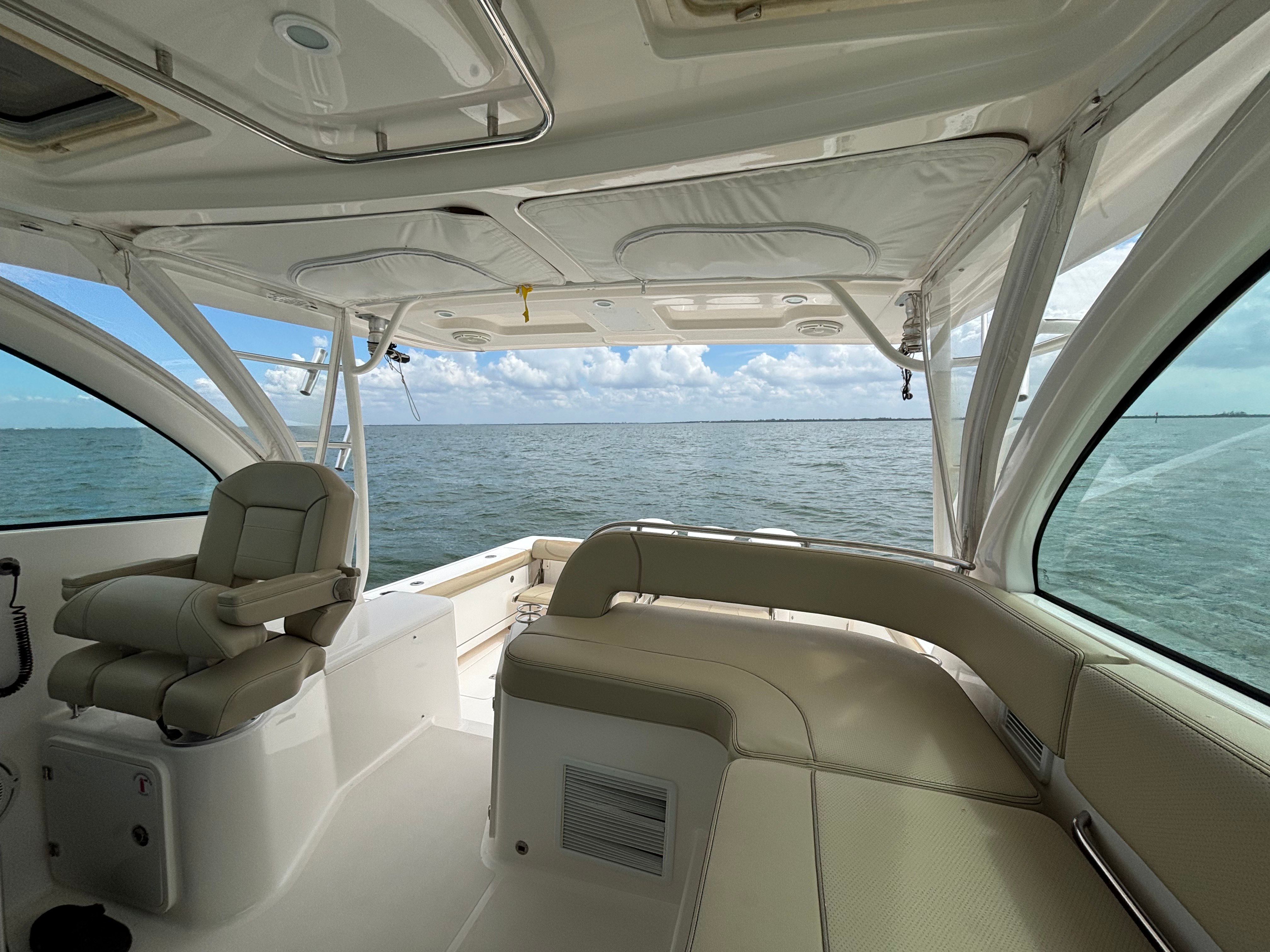 38ft 2018 Pursuit