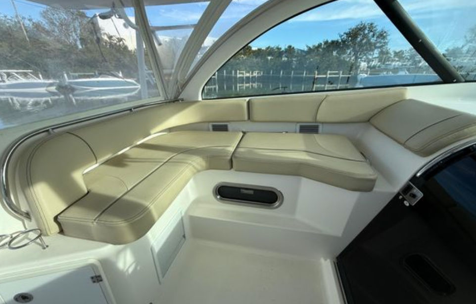 38ft 2018 Pursuit