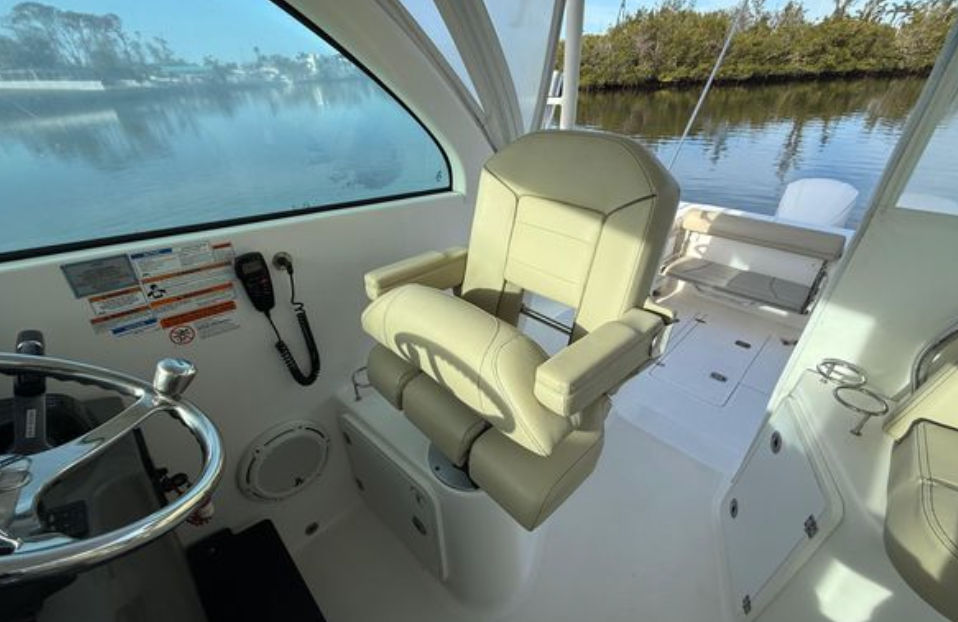 38ft 2018 Pursuit