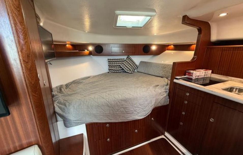 38ft 2018 Pursuit