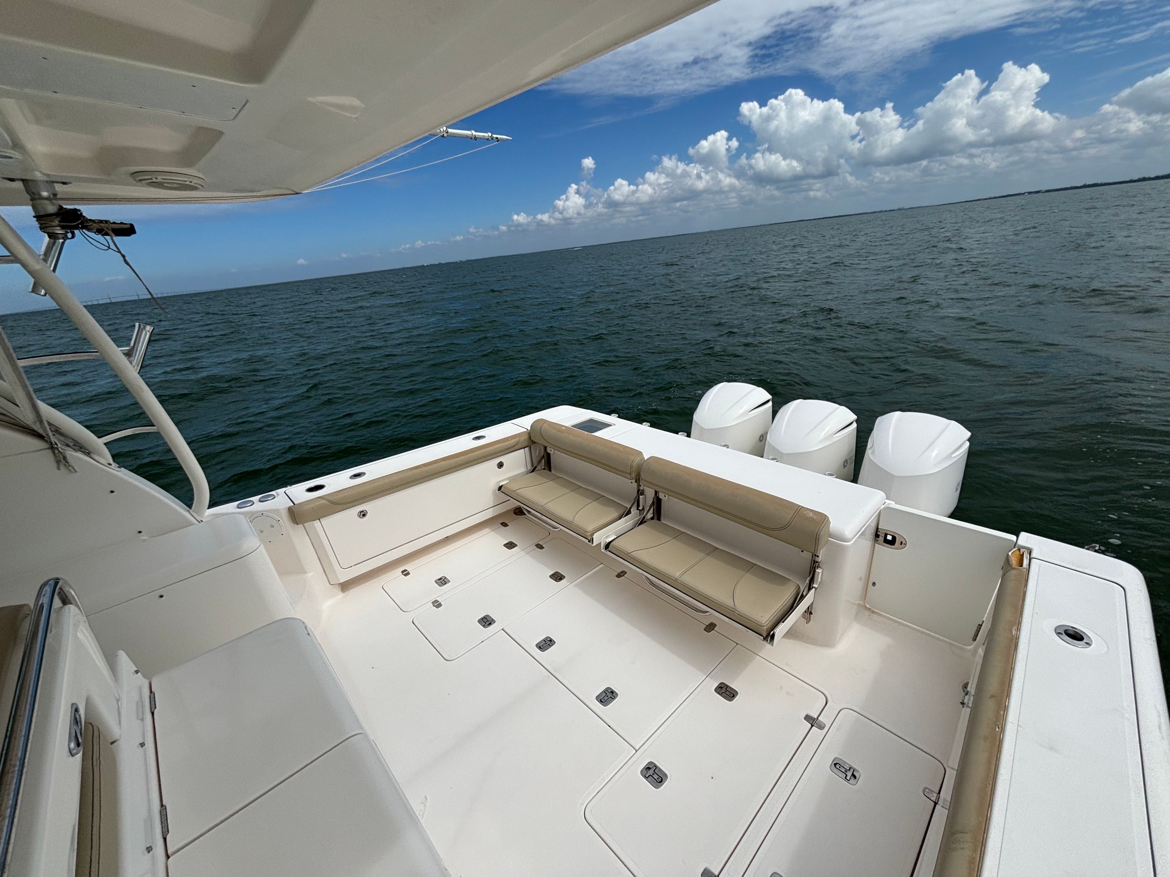 38ft 2018 Pursuit