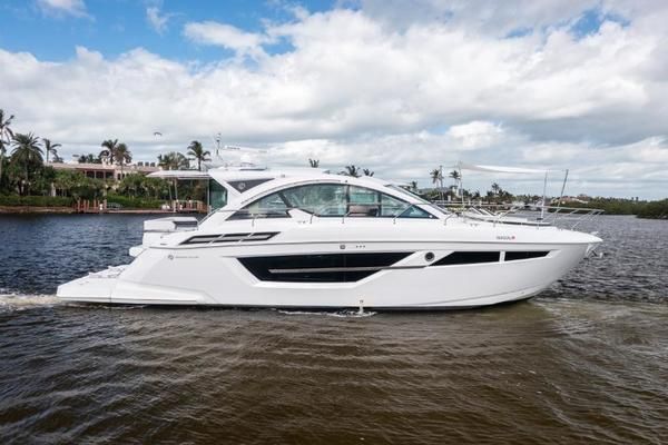 50ft Cruisers Yacht