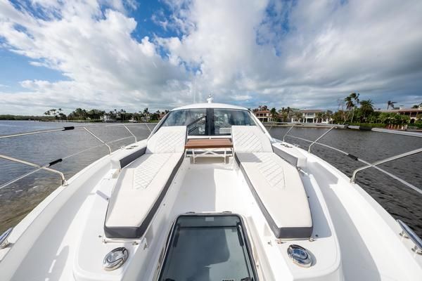50ft Cruisers Yacht