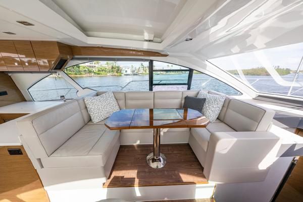 50ft Cruisers Yacht
