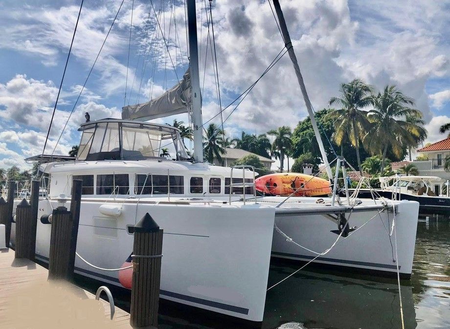 45ft Lagoon Catamaran (Flash of Green)