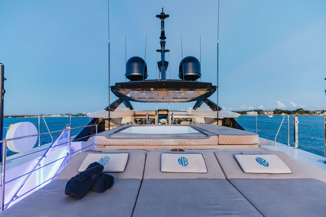 126ft Customline