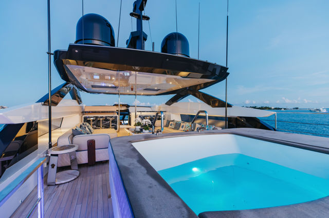 126ft Customline
