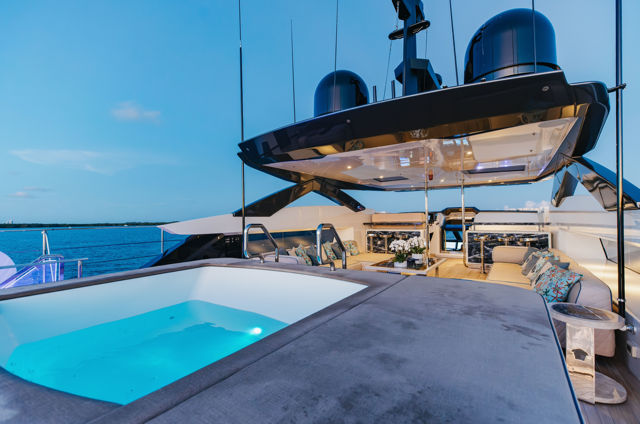 126ft Customline