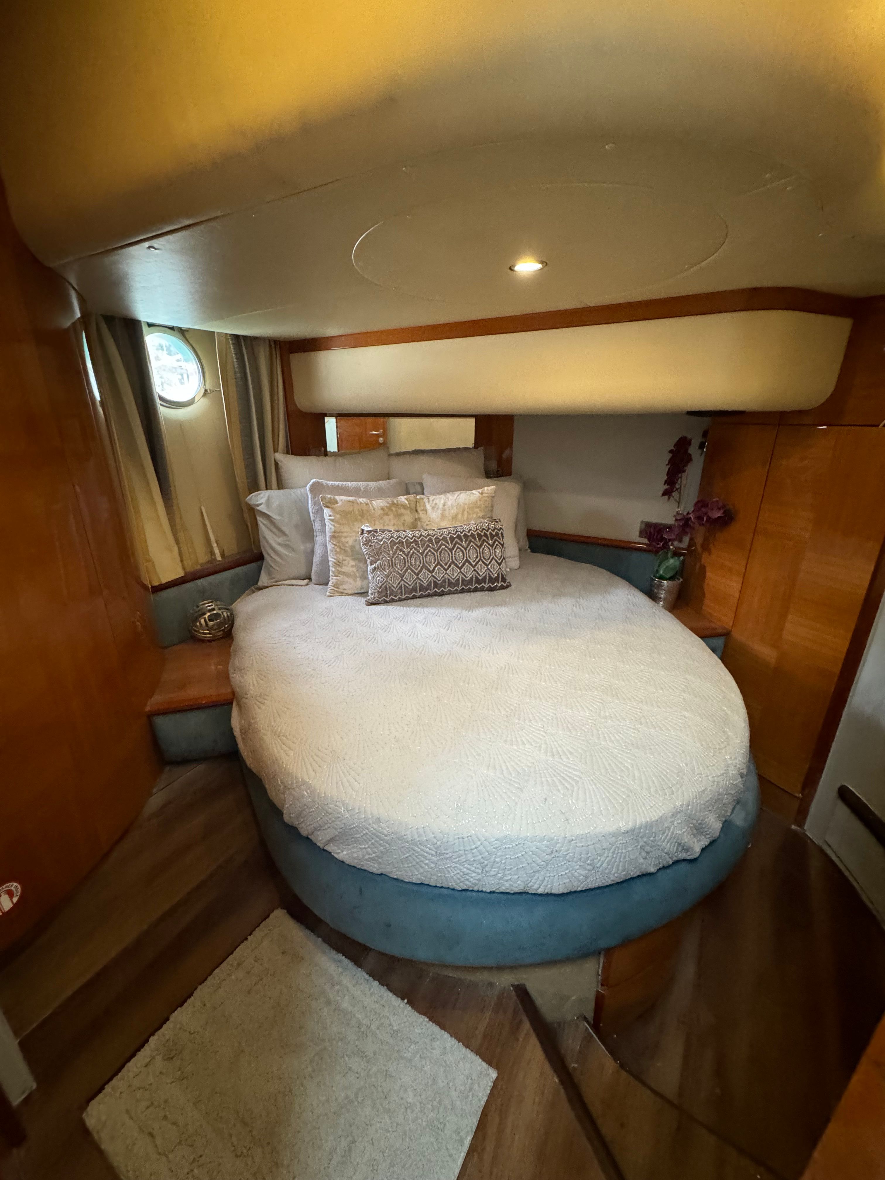50ft Azimut