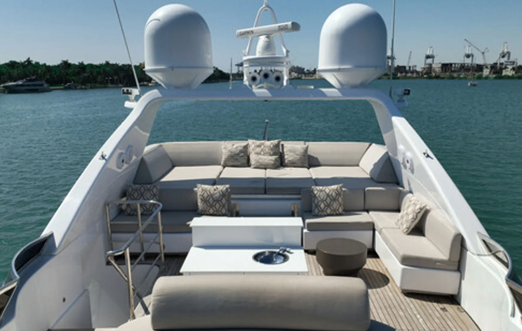 105ft Leopard w/ Jacuzzi & Water Toys