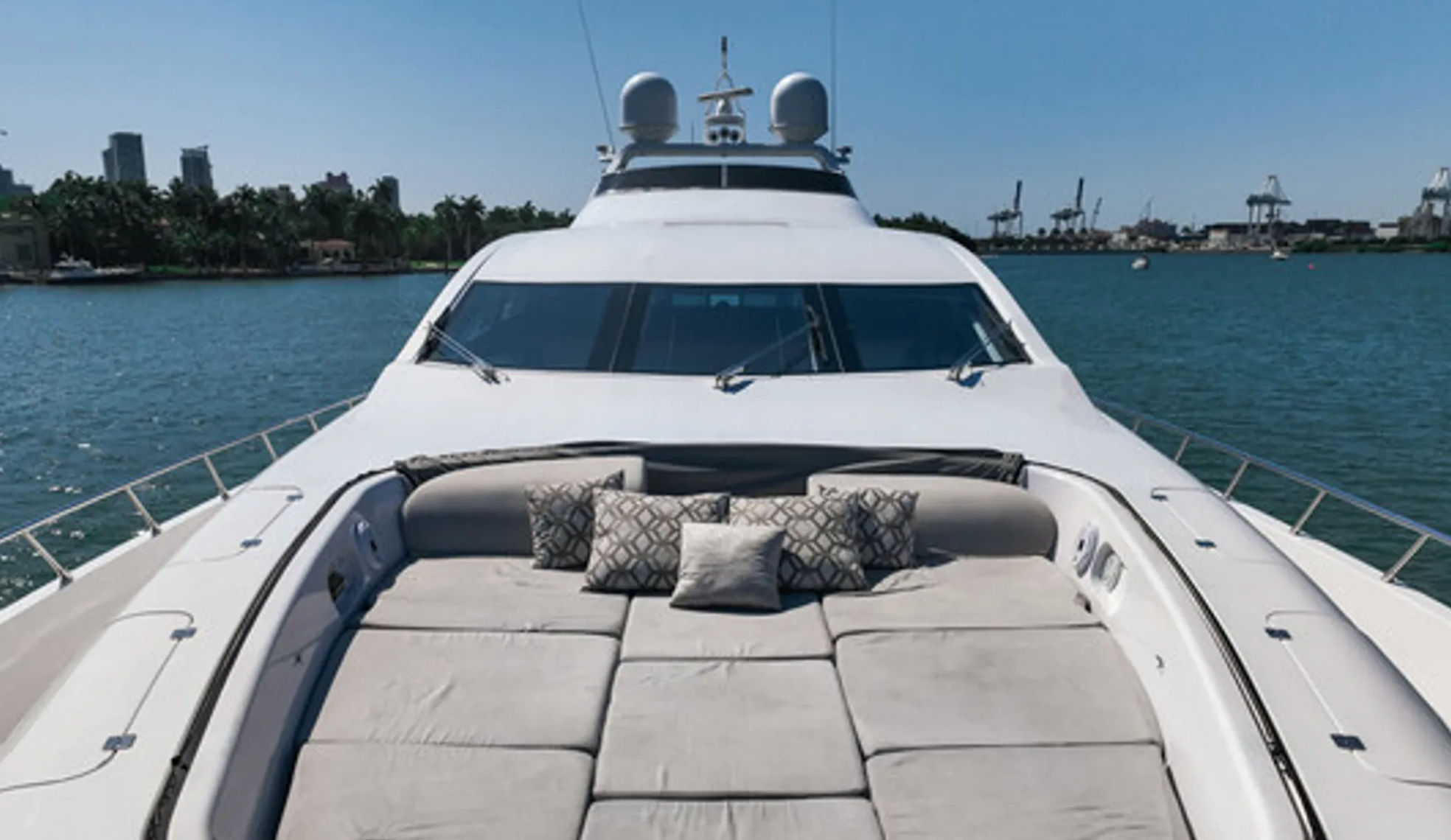 105ft Leopard w/ Jacuzzi & Water Toys