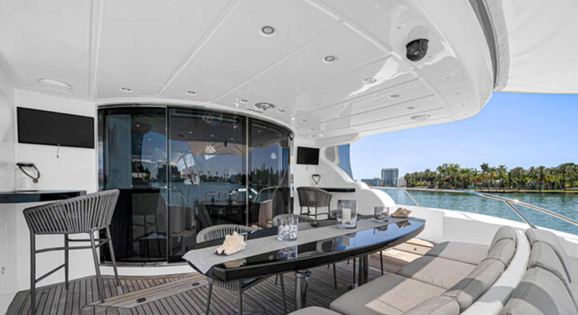 105ft Leopard w/ Jacuzzi & Water Toys