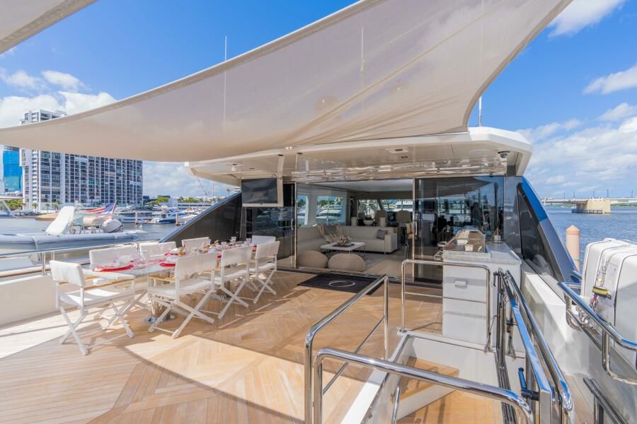 98ft (29.87 m) Ocean Alexander