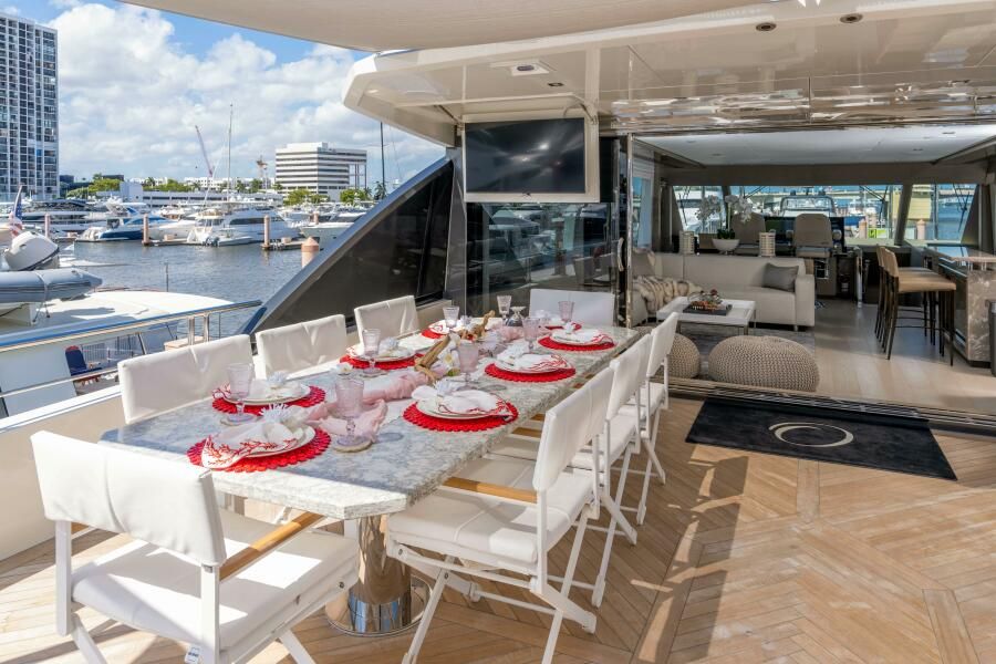 98ft (29.87 m) Ocean Alexander