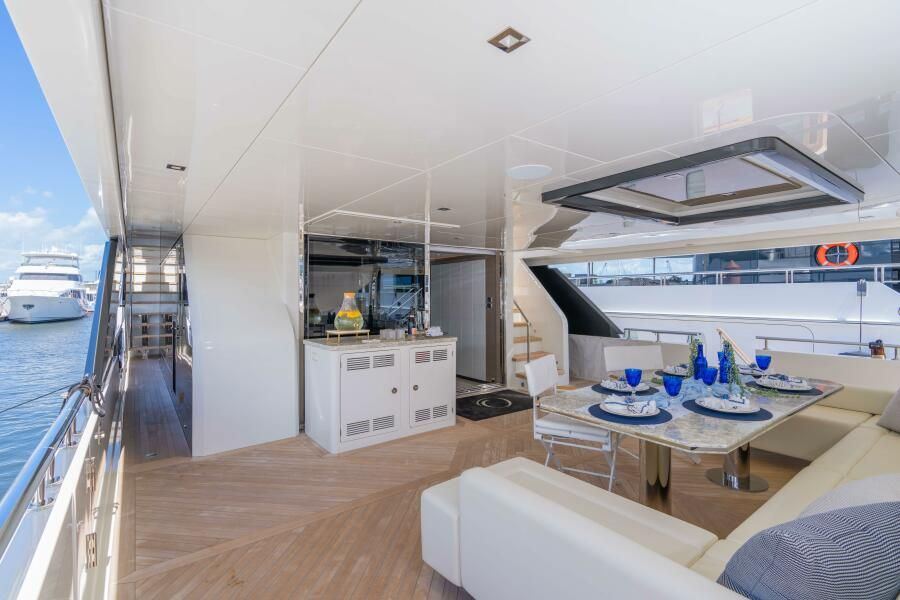 98ft (29.87 m) Ocean Alexander