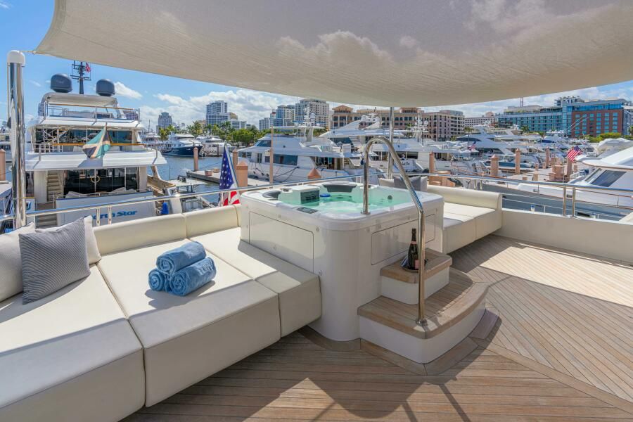 98ft (29.87 m) Ocean Alexander