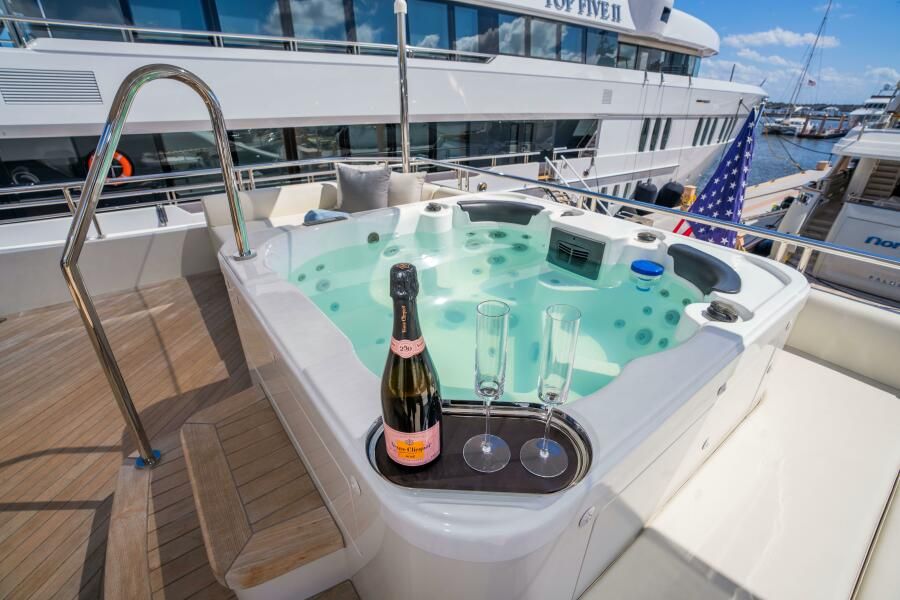 98ft (29.87 m) Ocean Alexander