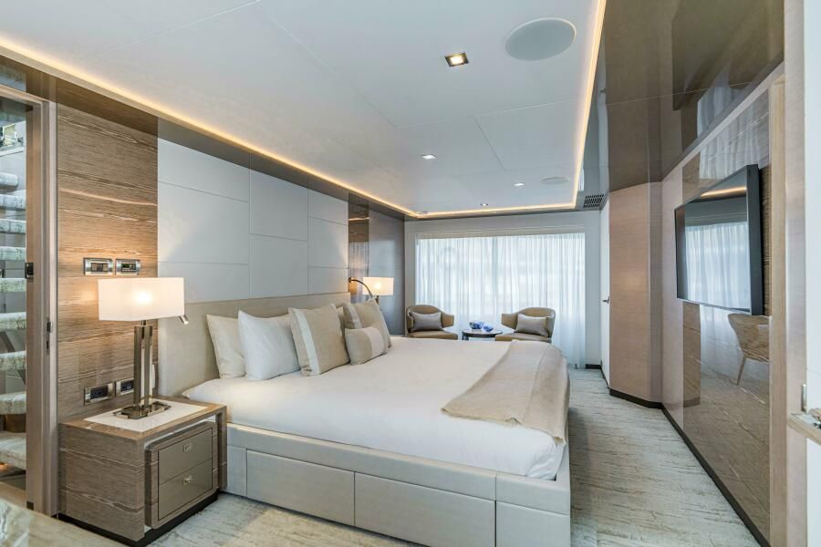 98ft (29.87 m) Ocean Alexander