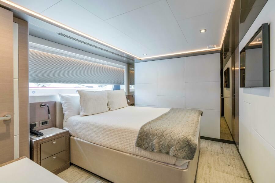 98ft (29.87 m) Ocean Alexander