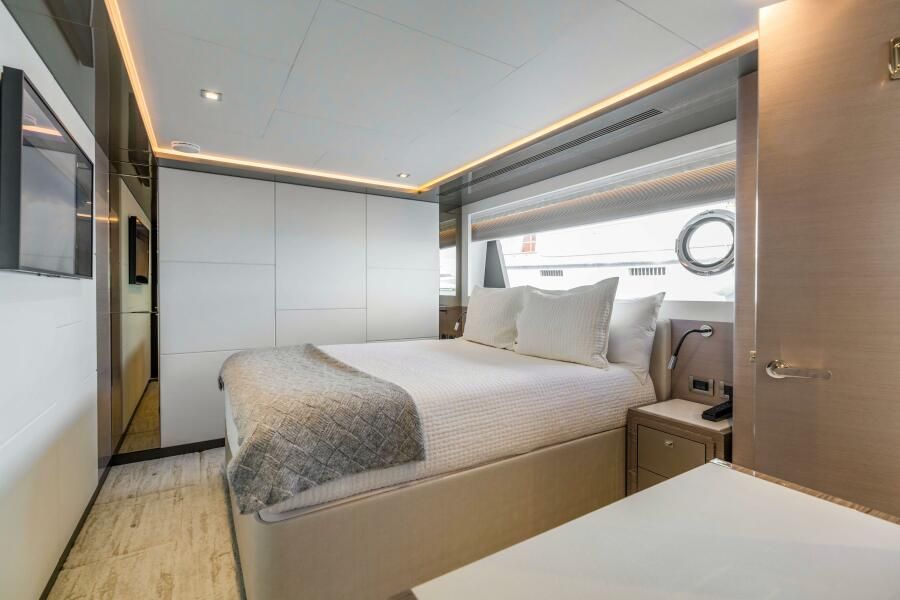 98ft (29.87 m) Ocean Alexander