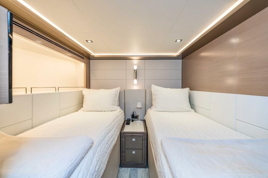98ft (29.87 m) Ocean Alexander