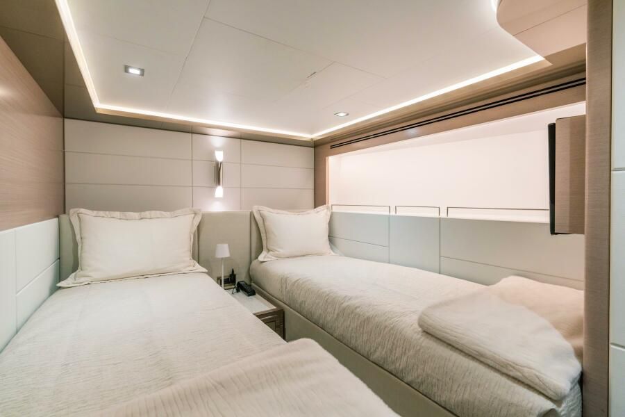 98ft (29.87 m) Ocean Alexander