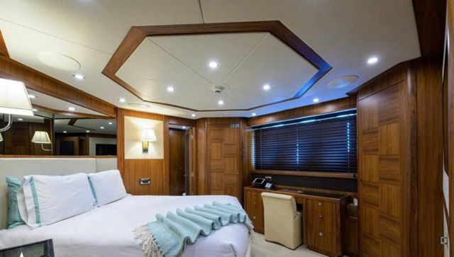 131ft Sunseeker