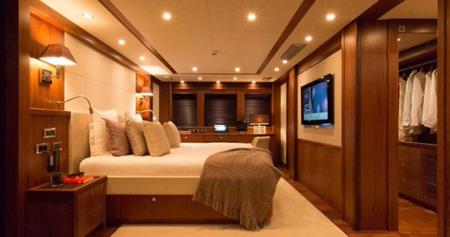 131ft Sunseeker