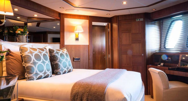 131ft Sunseeker