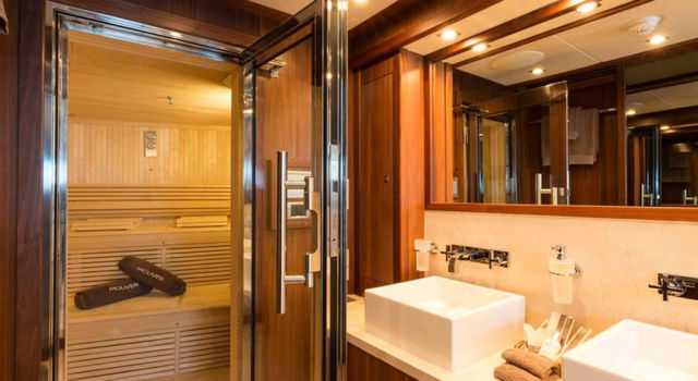 131ft Sunseeker