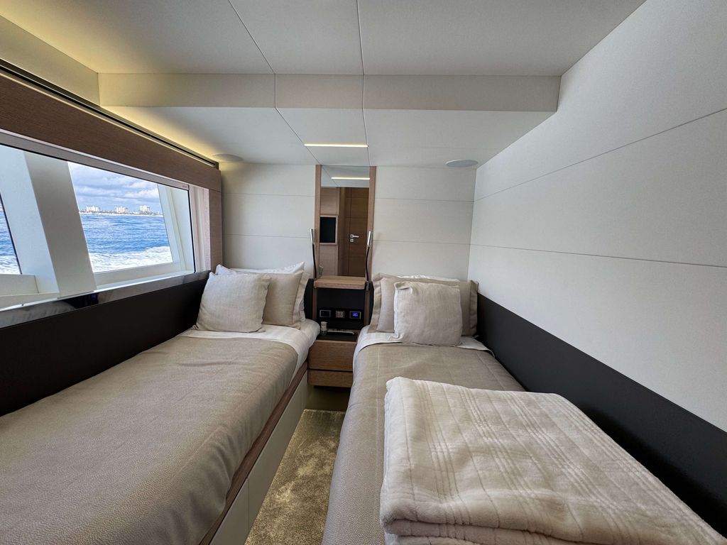 68ft Astondoa DARE TO DREAM