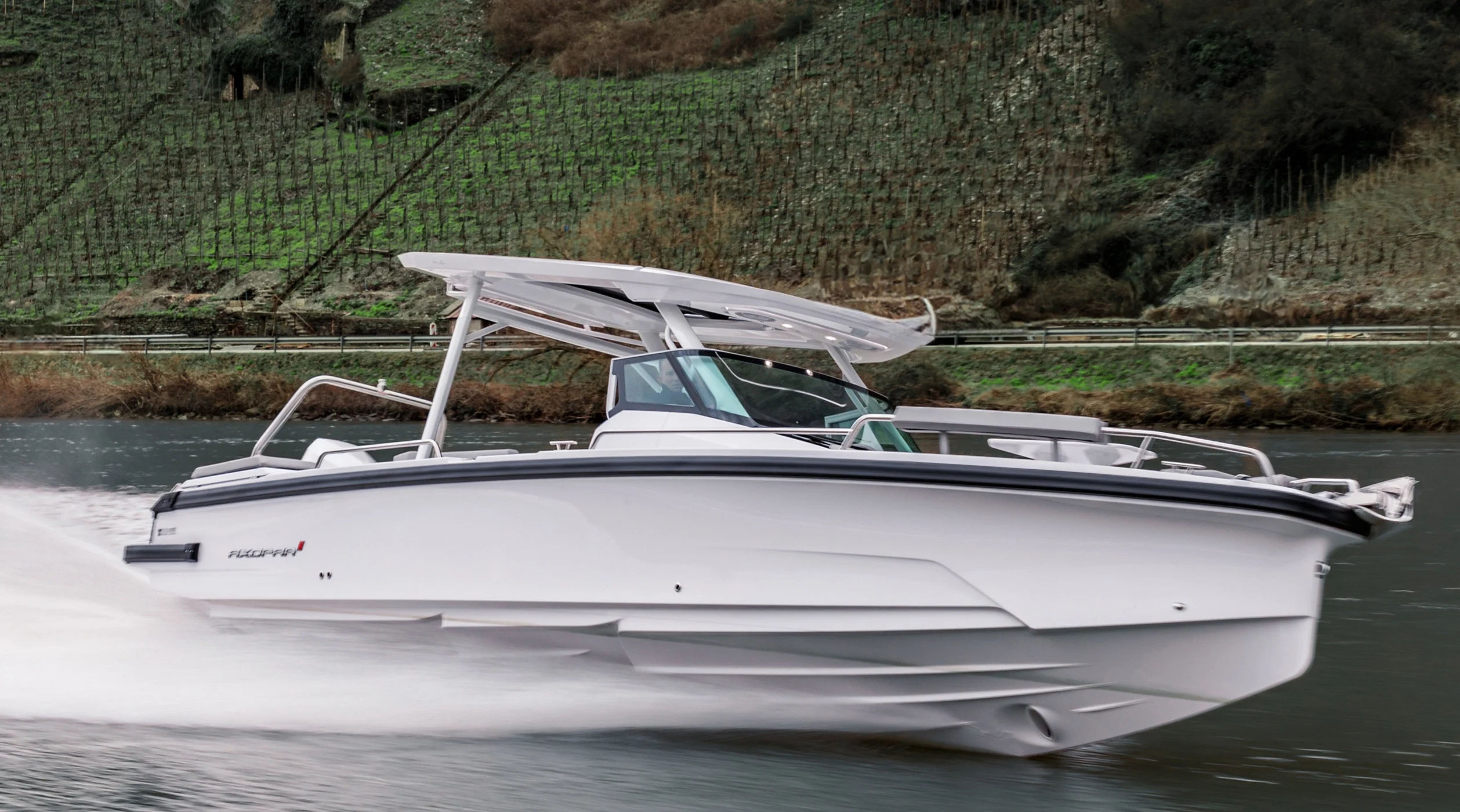 29ft 2025 Axopar Sun Top