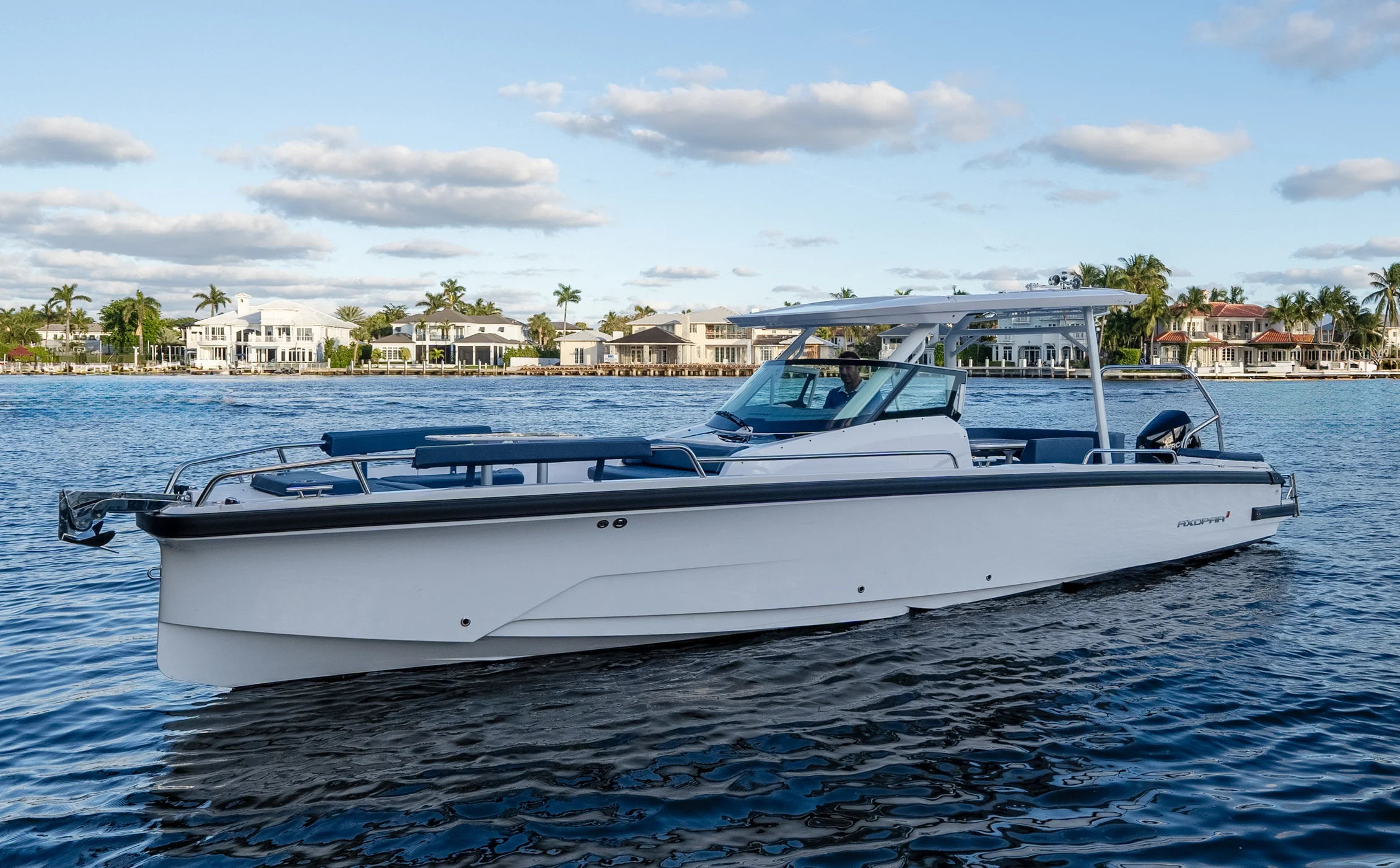 29ft 2025 Axopar Sun Top
