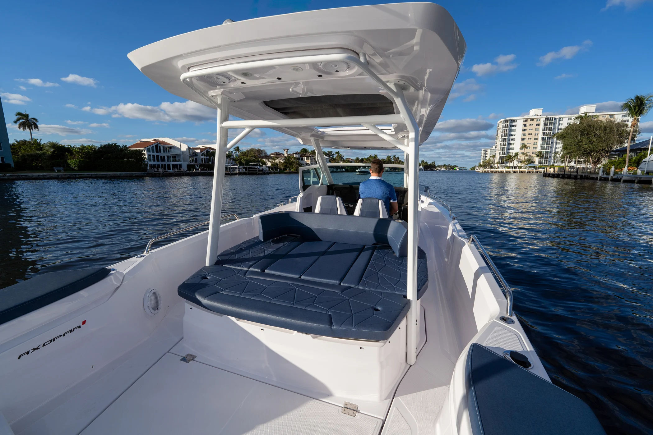29ft 2025 Axopar Sun Top
