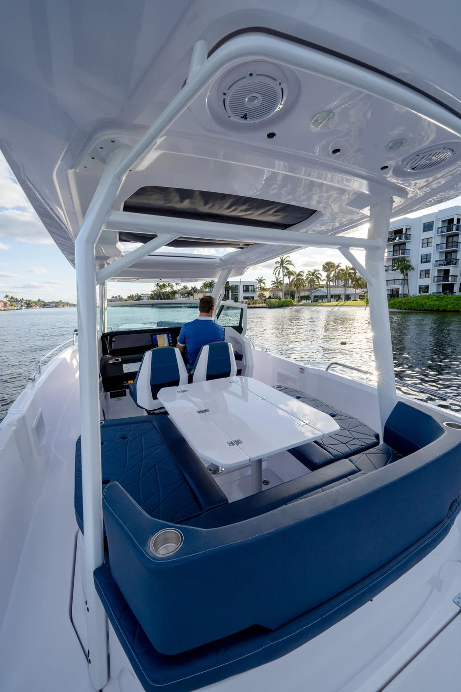 29ft 2025 Axopar Sun Top