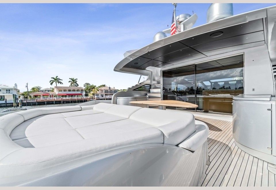 94ft Pershing
