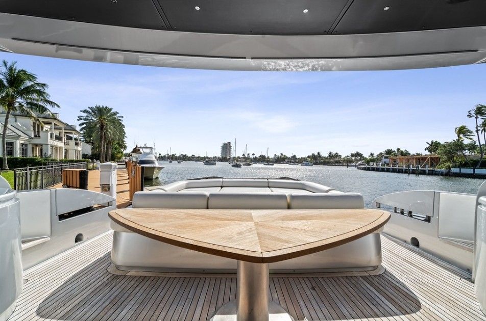 94ft Pershing