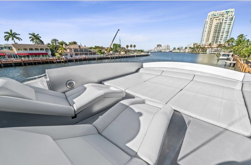 94ft Pershing