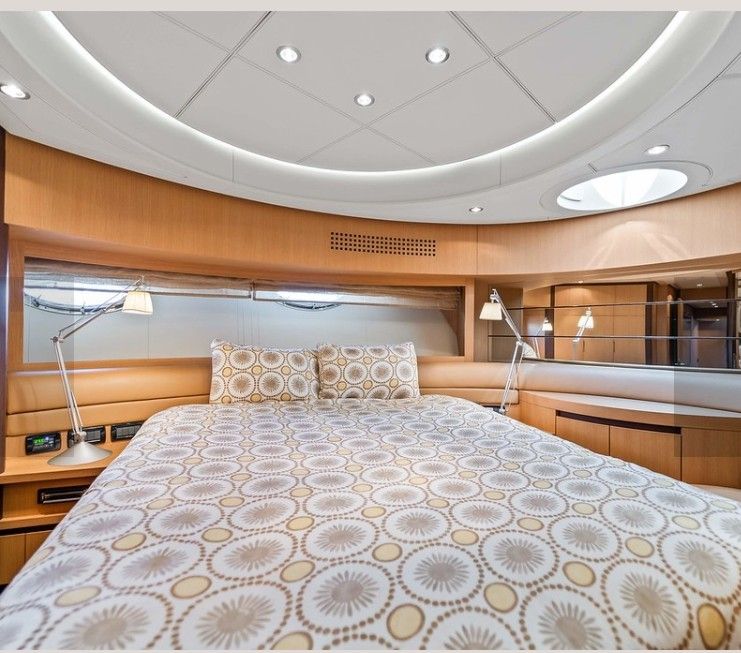 94ft Pershing