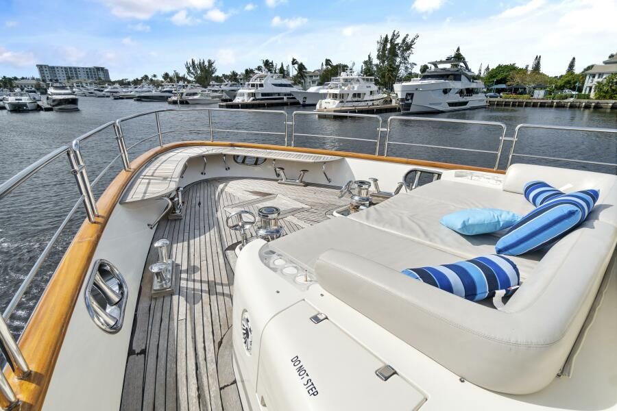 116ft Azimut