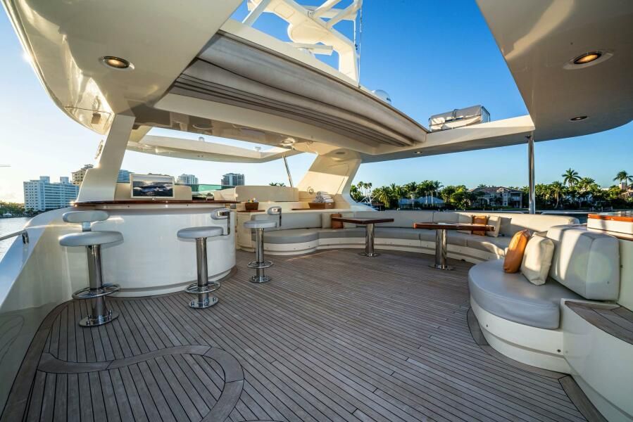 116ft Azimut