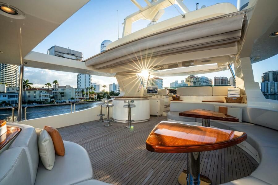 116ft Azimut