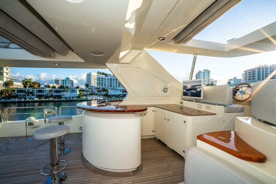 116ft Azimut