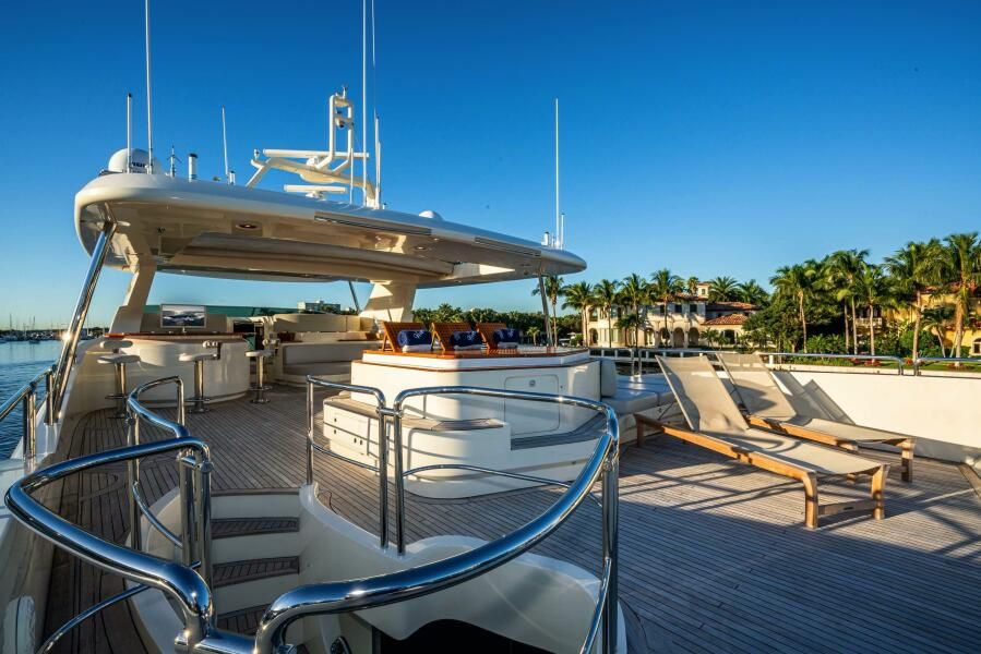116ft Azimut