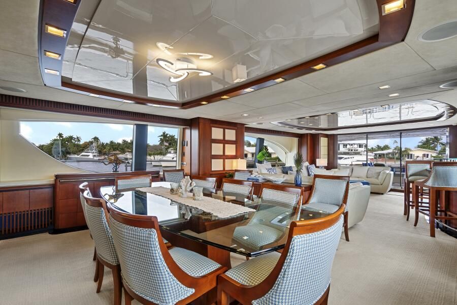 116ft Azimut