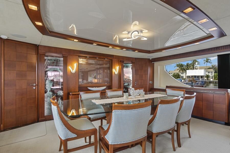 116ft Azimut