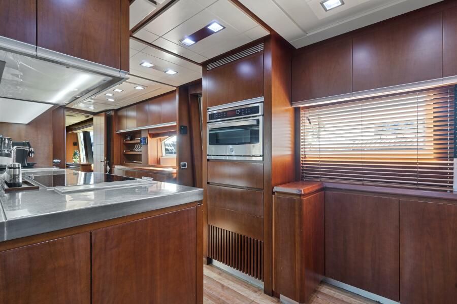 116ft Azimut