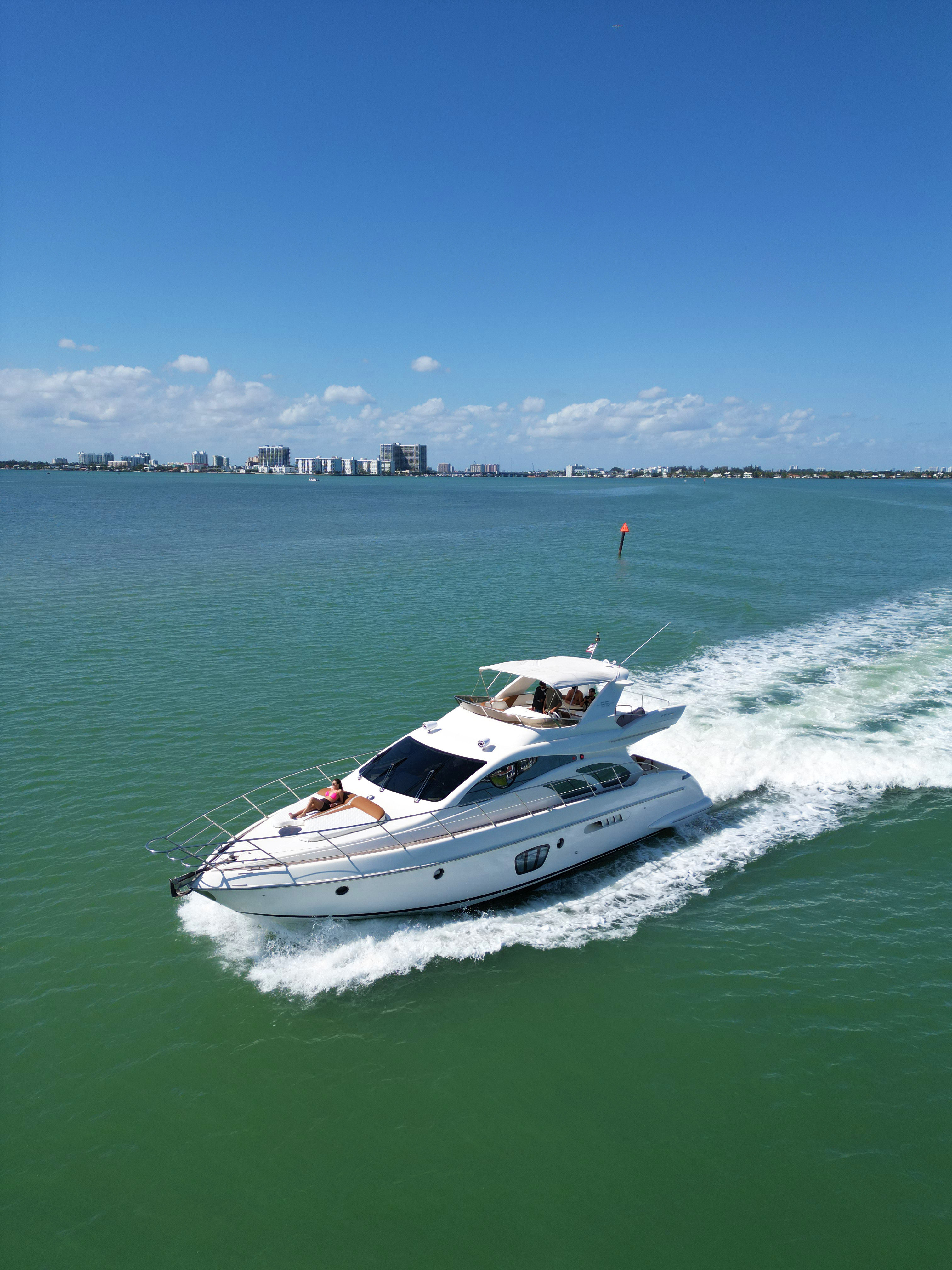 57ft Azimut