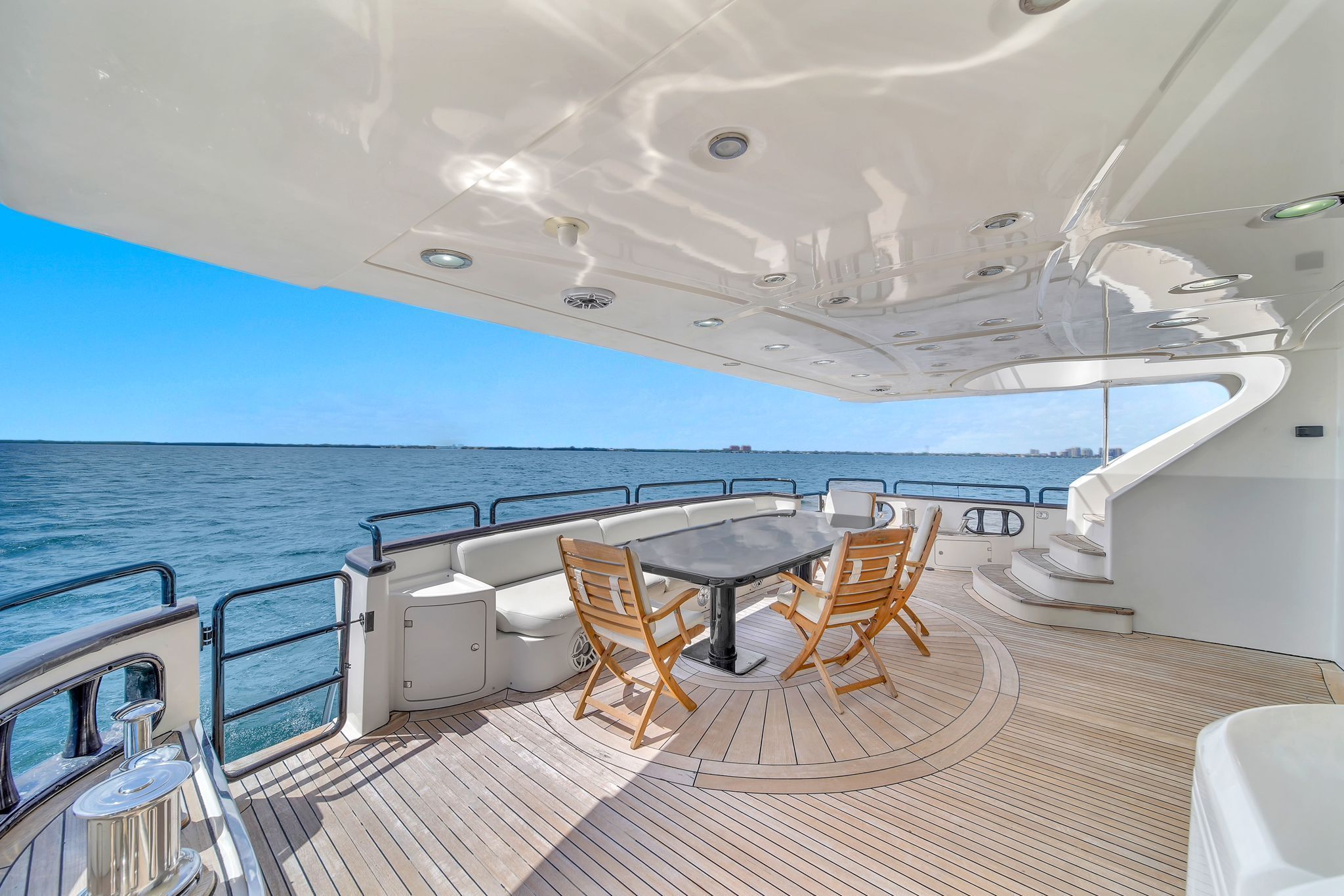 116ft Azimut